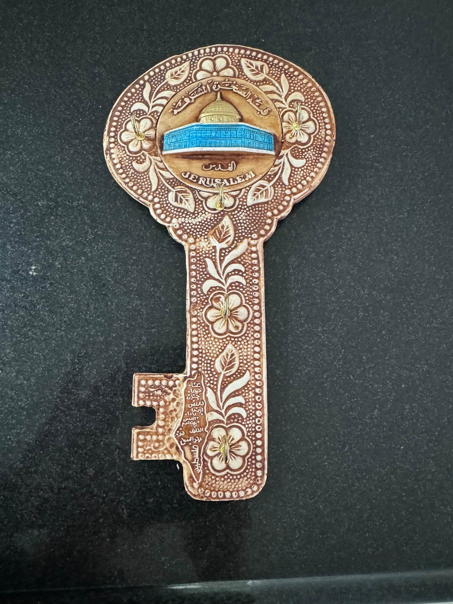 Wall decor, keychain holder